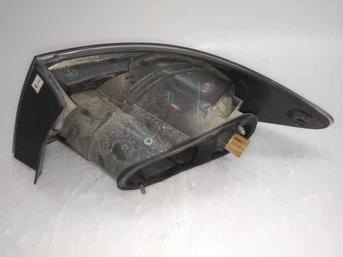 PILOTO TRASERO IZQUIERDO MAZDA 6 2004