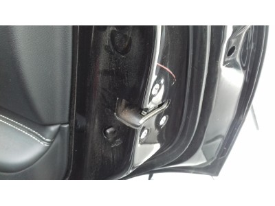 CERRADURA PUERTA TRASERA DERECHA KIA CARNIVAL 2010