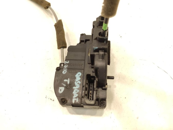 CERRADURA PUERTA TRASERA DERECHA KIA CARNIVAL 2010