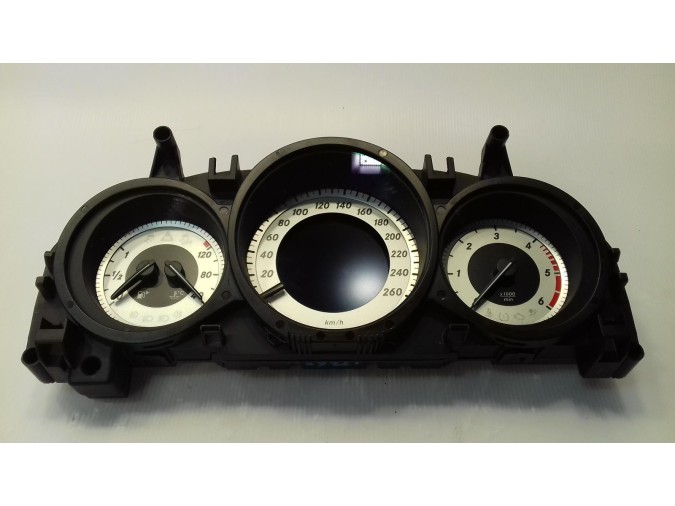 CUADRO INSTRUMENTOS MERCEDES C CLASS 2012