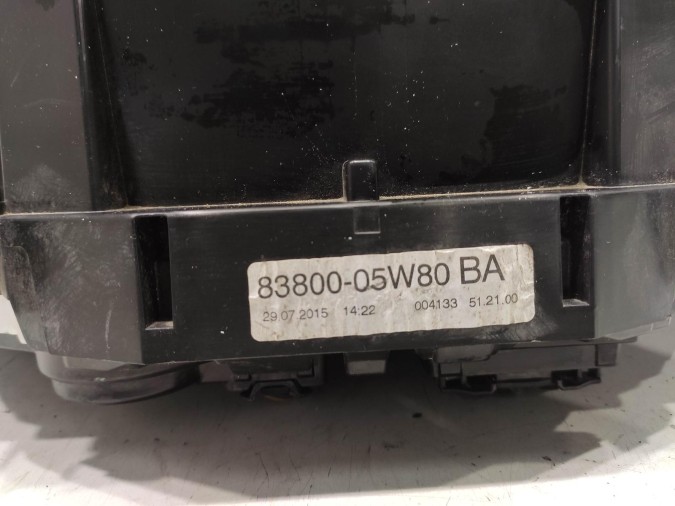 CUADRO INSTRUMENTOS TOYOTA AVENSIS 2015