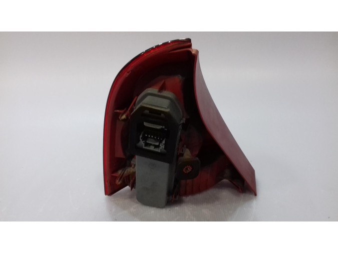 PILOTO TRASERO DERECHO RENAULT CLIO 2003