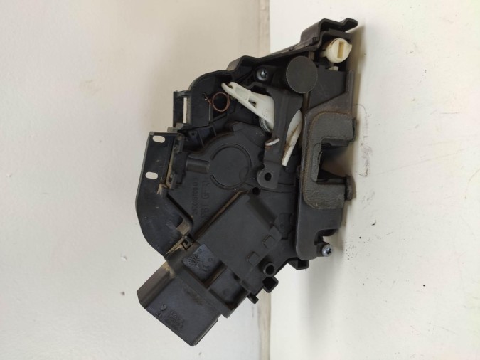 CERRADURA PUERTA TRASERA DERECHA FORD MONDEO 2008