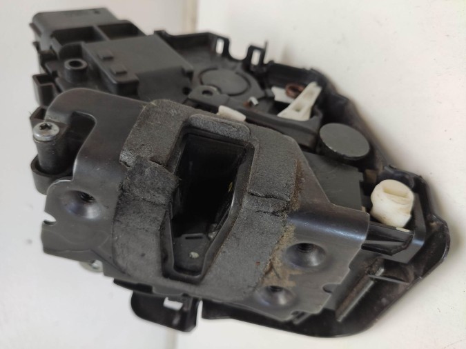 CERRADURA PUERTA TRASERA DERECHA FORD MONDEO 2008