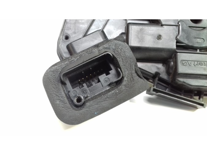 CERRADURA PUERTA DELANTERA DERECHA SEAT LEON 2019