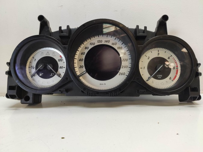 CUADRO INSTRUMENTOS MERCEDES C CLASS 2011