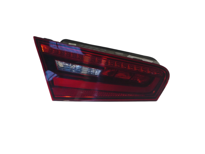 PILOTO TRASERO IZQUIERDO INTERIOR AUDI A3 2015