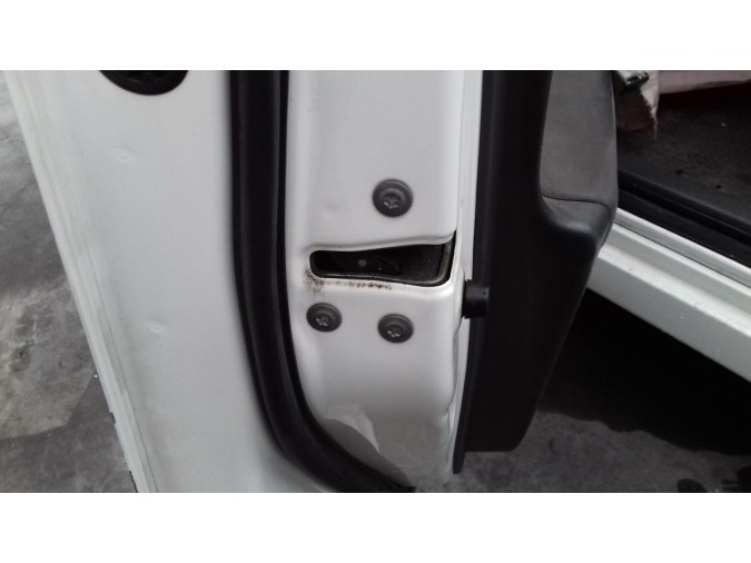 CERRADURA PUERTA DELANTERA IZQUIERDA TOYOTA PRIUS 2011