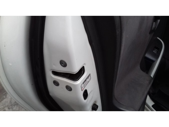 CERRADURA PUERTA TRASERA IZQUIERDA TOYOTA PRIUS 2011