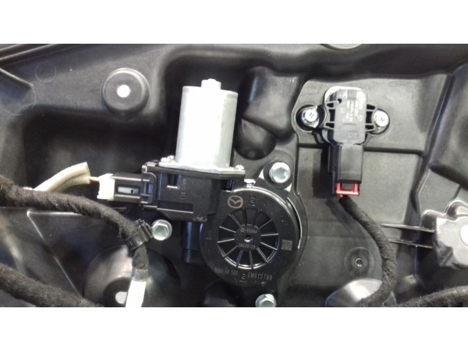 ELEVALUNAS DELANTERO DERECHO MAZDA CX-3 2019
