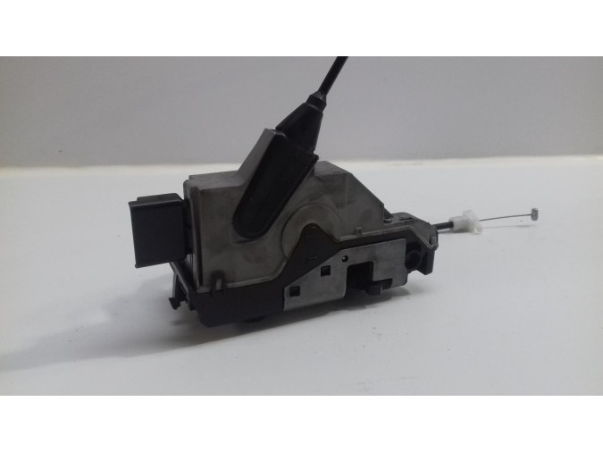 CERRADURA TRASERA DERECHA  PEUGEOT 2008 2014