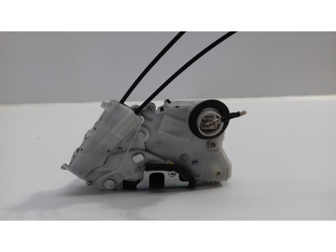 CERRADURA PUERTA DELANTERA DERECHA TOYOTA PRIUS 2011