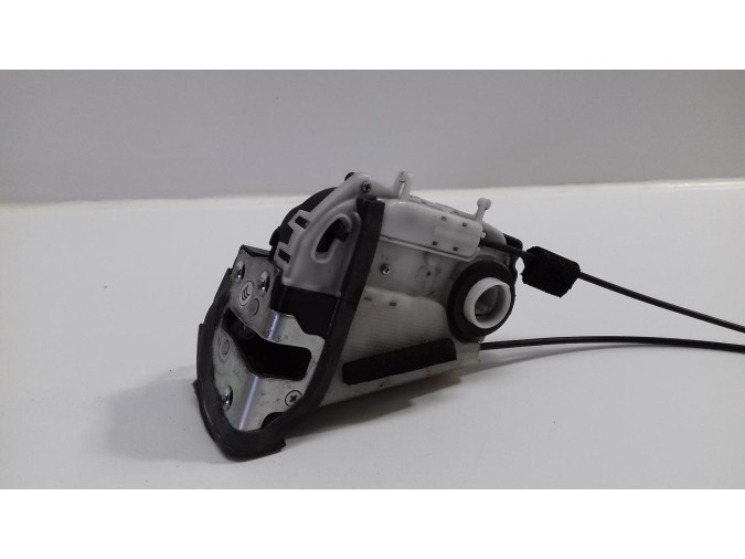 CERRADURA PUERTA TRASERA DERECHA TOYOTA PRIUS 2011