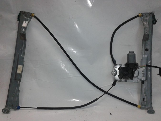 ELEVALUNAS DELANTERO DERECHO RENAULT CLIO 2011
