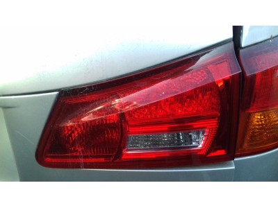 PILOTO TRASERO DERECHO LEXUS IS SERIES 2006