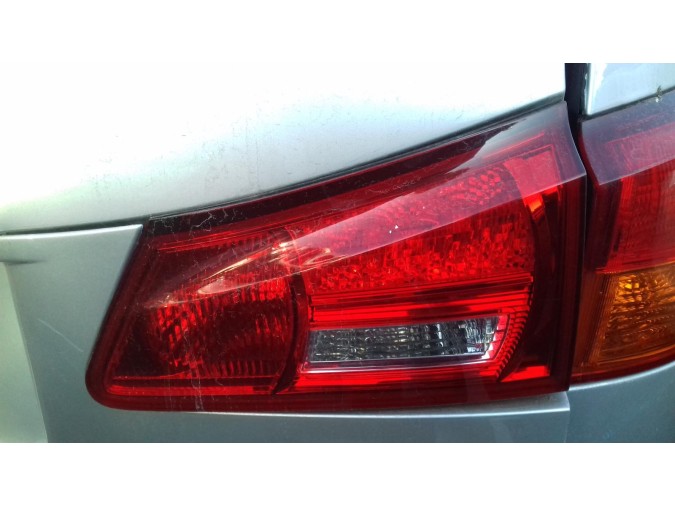 PILOTO TRASERO DERECHO LEXUS IS SERIES 2006