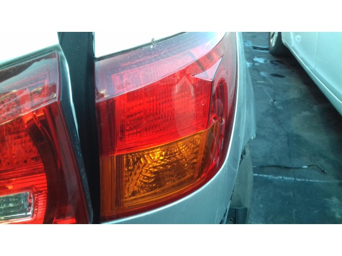 PILOTO TRASERO DERECHO LEXUS IS SERIES 2006
