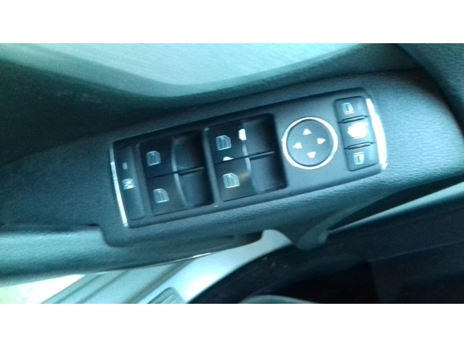 MANDO ELEVALUNAS DELANTERO IZQUIERDO MERCEDES C CLASS 2008