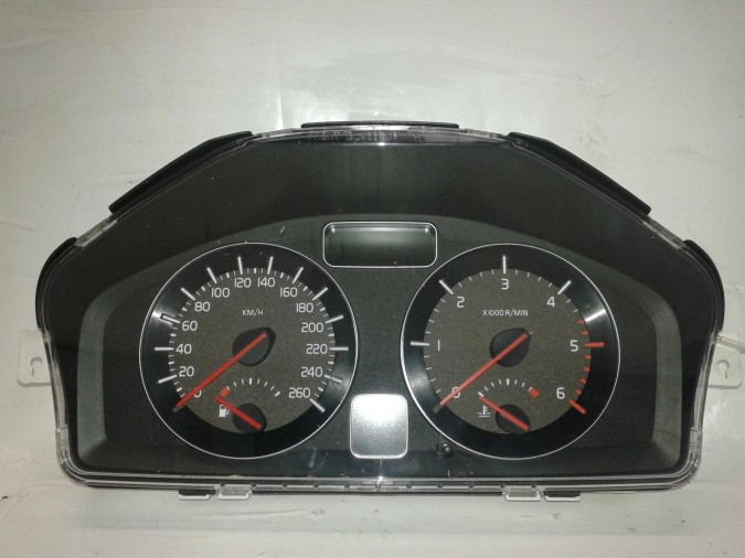 CUADRO INSTRUMENTOS VOLVO V50 2011