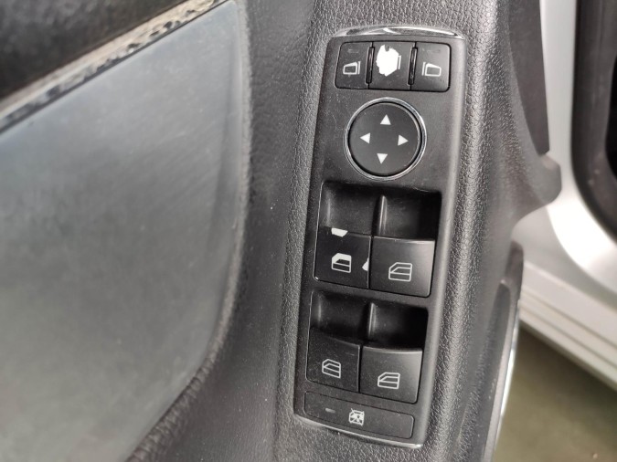 MANDO ELEVALUNAS DELANTERO IZQUIERDO MERCEDES C CLASS 2008