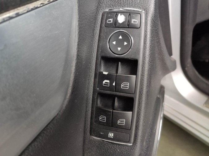 MANDO ELEVALUNAS DELANTERO IZQUIERDO MERCEDES C CLASS 2008