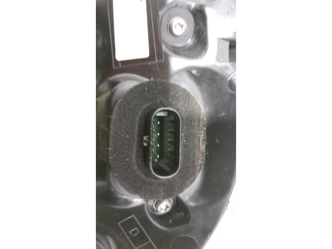 PILOTO TRASERO DERECHO INTERIOR TESLA MODEL Y 2023