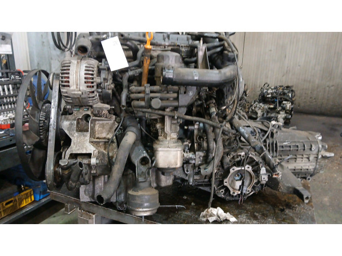 MOTOR SIN ACCESORIOS Y CON CAJA DE CAMBIOS AUDI A4