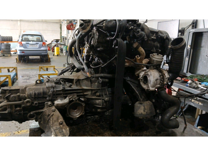 MOTOR SIN ACCESORIOS Y CON CAJA DE CAMBIOS AUDI A4