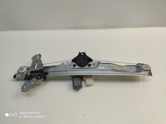 ELEVALUNAS DELANTERO DERECHO NISSAN QASHQAI 2019