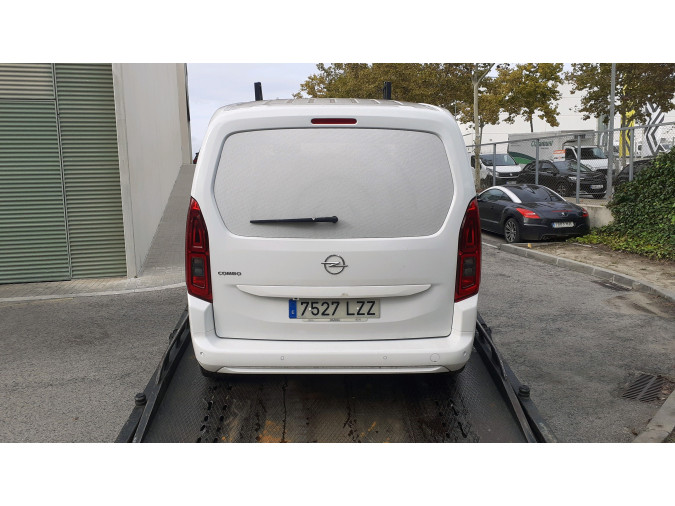 PILOTO TRASERO CENTRAL OPEL COMBO 2022