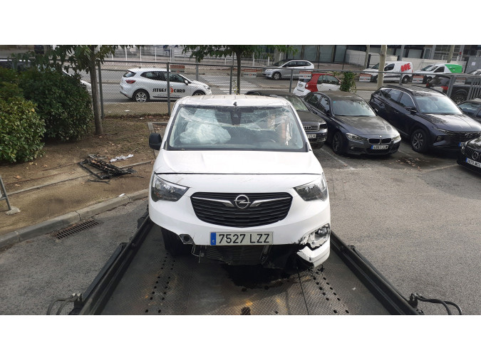 PILOTO TRASERO CENTRAL OPEL COMBO 2022