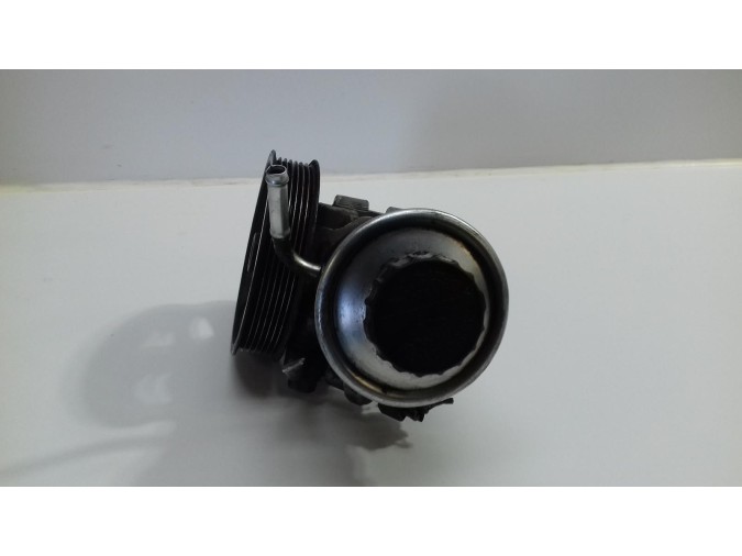 BOMBA SERVODIRECCION TOYOTA AVENSIS 2007