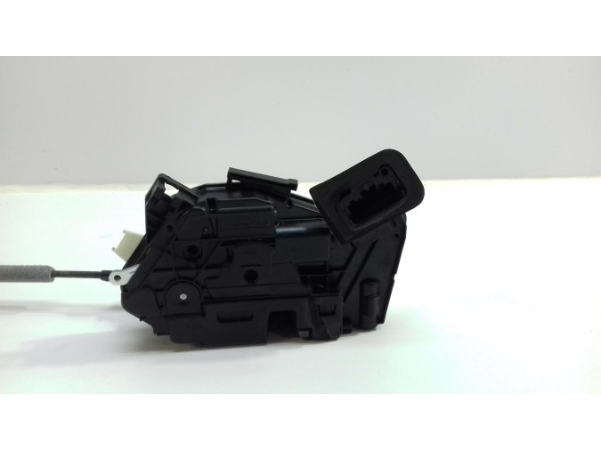 CERRADURA PUERTA DELANTERA DERECHA VOLKSWAGEN GOLF 2011