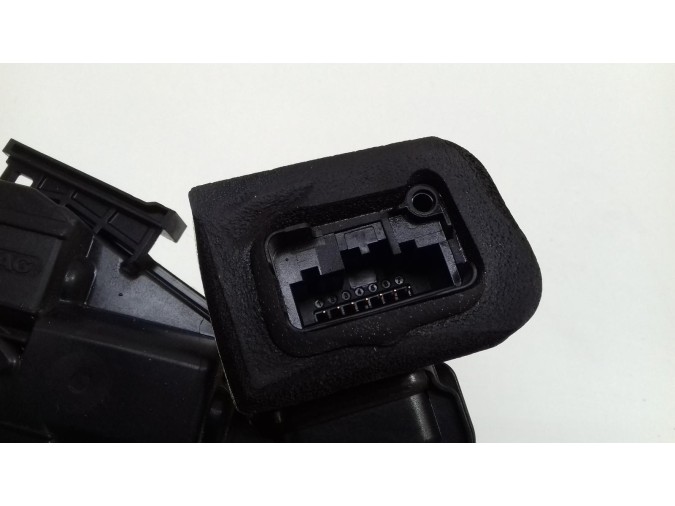 CERRADURA PUERTA DELANTERA DERECHA VOLKSWAGEN GOLF 2011