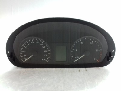 CUADRO INSTRUMENTOS MERCEDES VITO 2010