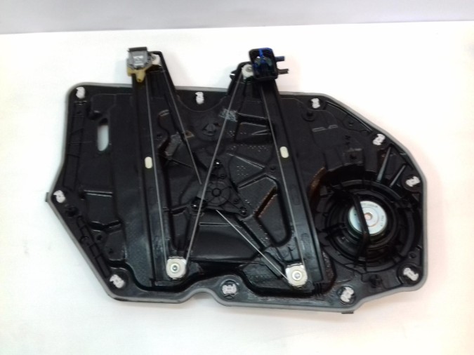 ELEVALUNAS DELANTERO DERECHO FORD FOCUS 2019