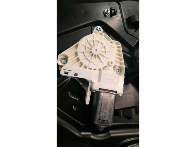 ELEVALUNAS DELANTERO DERECHO PORSCHE CAYENNE 2014