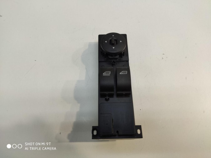 MANDO ELEVALUNAS DELANTERO IZQUIERDO FORD FOCUS 2005