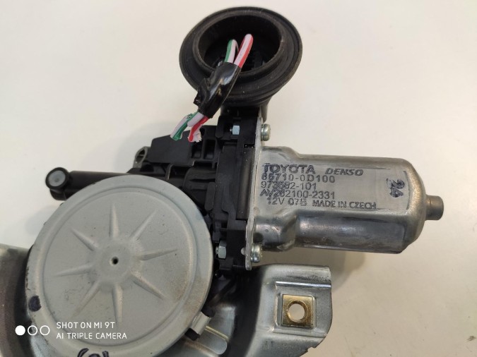 ELEVALUNAS DELANTERO DERECHO TOYOTA YARIS 2018