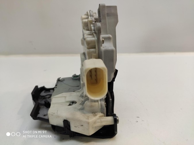 CERRADURA PUERTA TRASERA DERECHA NISSAN MICRA 2006