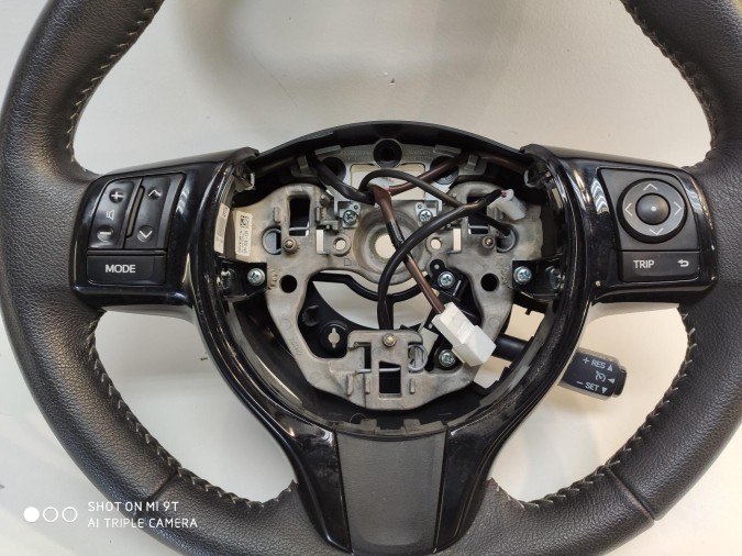 VOLANTE TOYOTA YARIS 2018