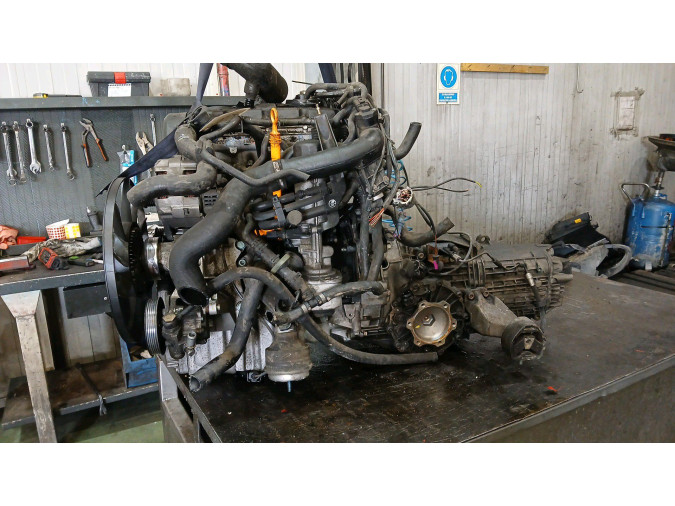MOTOR CON ACCESORIOS Y CAJA DE CAMBIOS VOLKSWAGEN PASSAT 2000