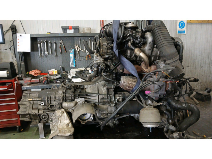 MOTOR CON ACCESORIOS Y CAJA DE CAMBIOS VOLKSWAGEN PASSAT 2000