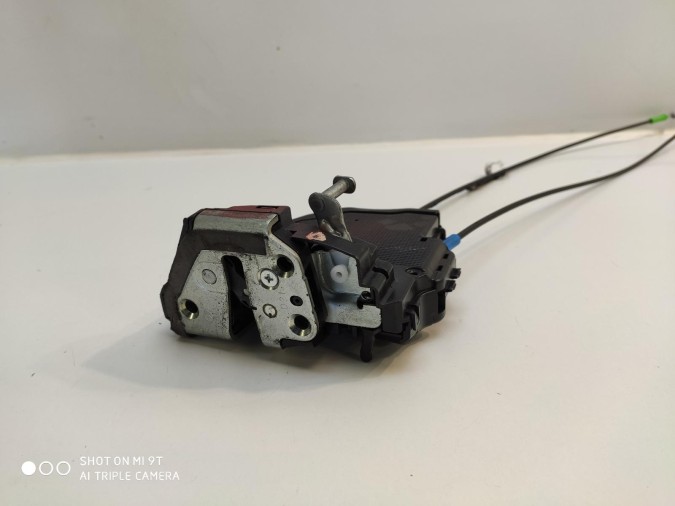 CERRADURA PUERTA TRASERA DERECHA TOYOTA AURIS 2010