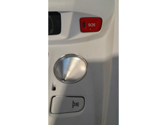LUZ INTERIOR PEUGEOT 3008 GRIS 2019