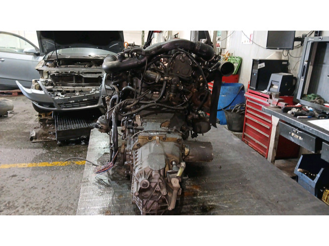 Motor AUDI A4 2003