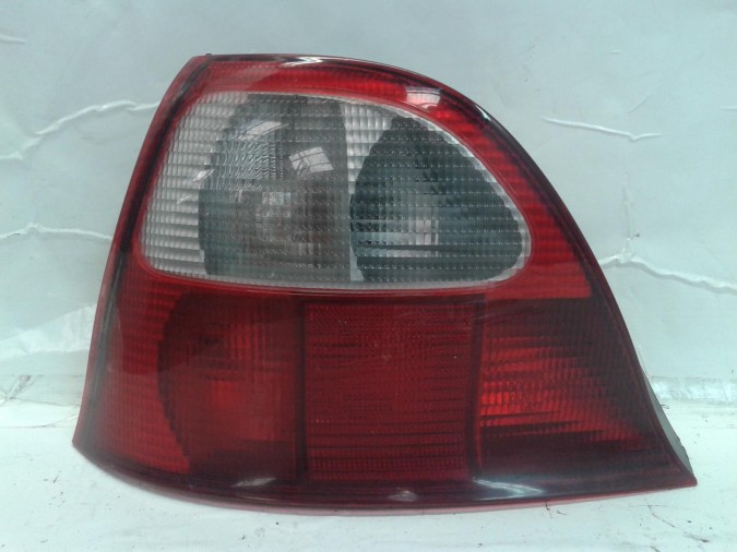 PILOTO TRASERO IZQUIERDO MG ZR 2004