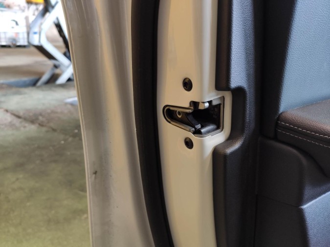 CERRADURA PUERTA DELANTERA IZQUIERDA OPEL CORSA 43628