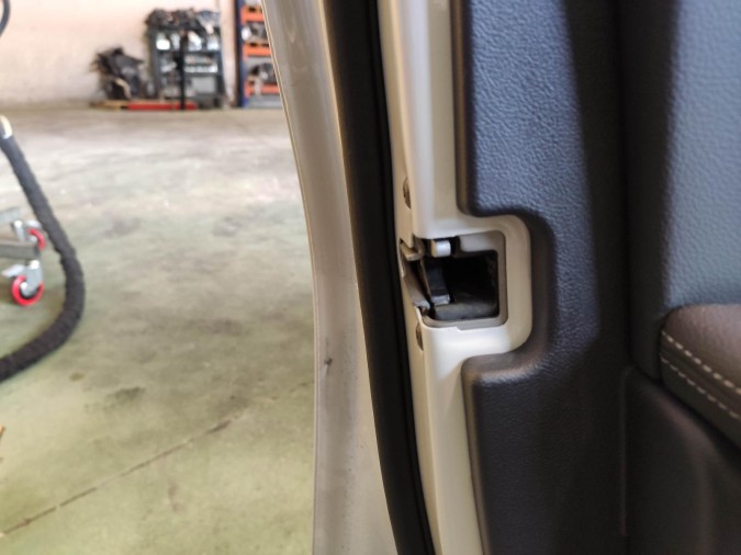 CERRADURA PUERTA DELANTERA IZQUIERDA OPEL CORSA 43628