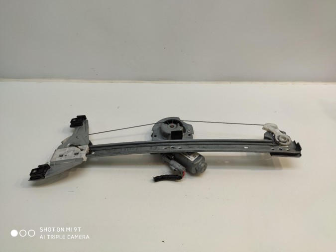ELEVALUNAS DELANTERO DERECHO TOYOTA AYGO 2011